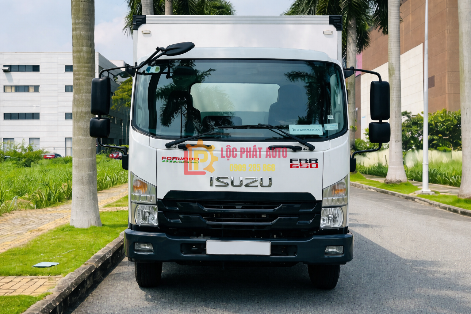 Xe Tải Isuzu FRR90QE5 Tấn Thùng Bảo Ôn