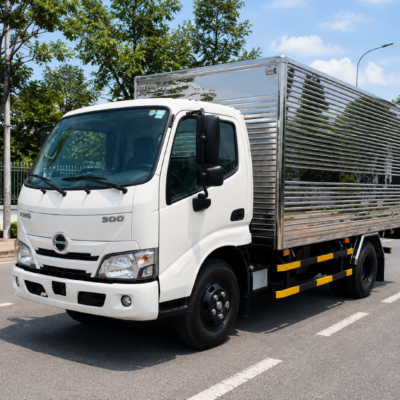 Xe Tải Hino XZU650L Euro 5 3.5 Tấn Thùng Kín
