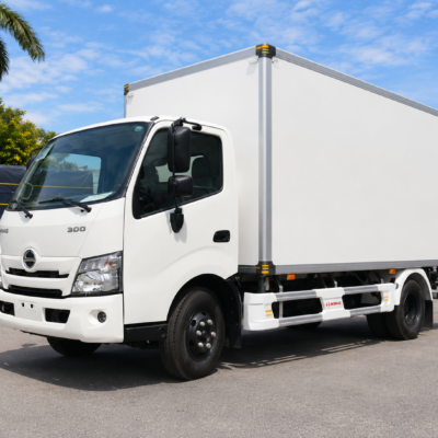 Xe Tải Hino XZU710L Euro 5 2.5 Tấn Thùng Bảo Ôn